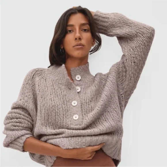 Everlane The Lofty Knit Henley Alpaca Henley Pink Sweater Pullover size Medium - Picture 1 of 9